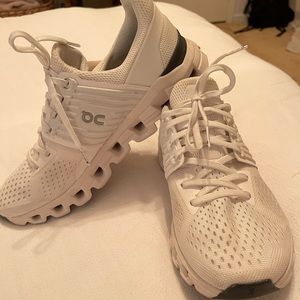 On Running Cloud Swift White Tennis Shoes